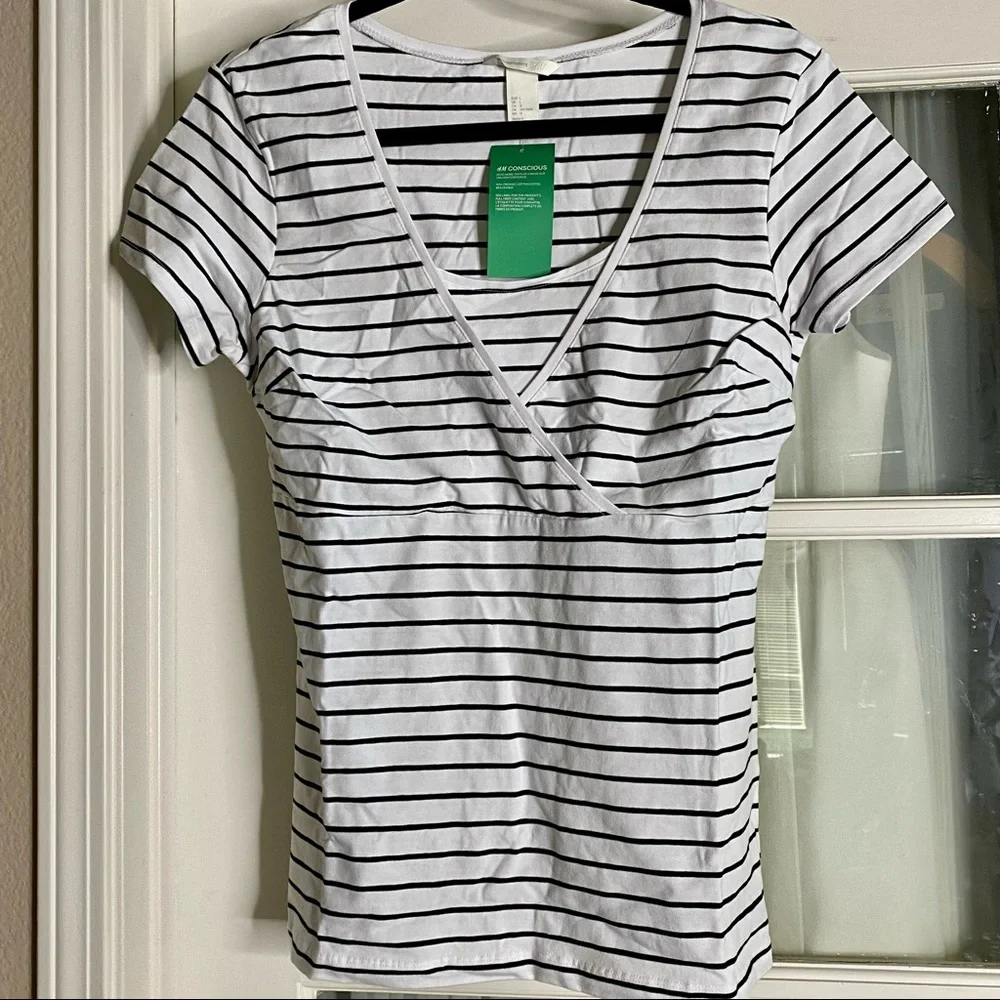 🆕 Striped Breastfeeding Nursing Tee - Picture 2 of 6